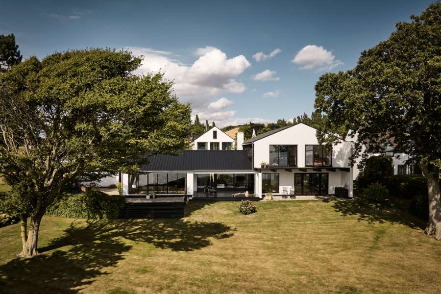 Fin tag- og facadeløsning på Fyn, Strandvej 54B, Ballen, 5762 Vester Skerninge